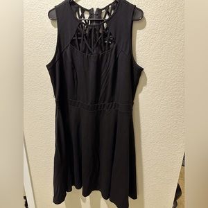 City chic black dress with pockets